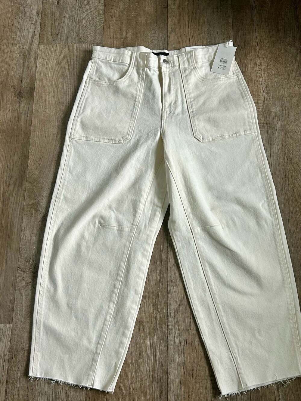 Free Assembly Women's High Rise Barrel Leg Denim Jeans in Off-White